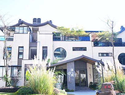 腾冲诣阁温泉度假酒店 × 莱博顿｜山间庭院 细节入微